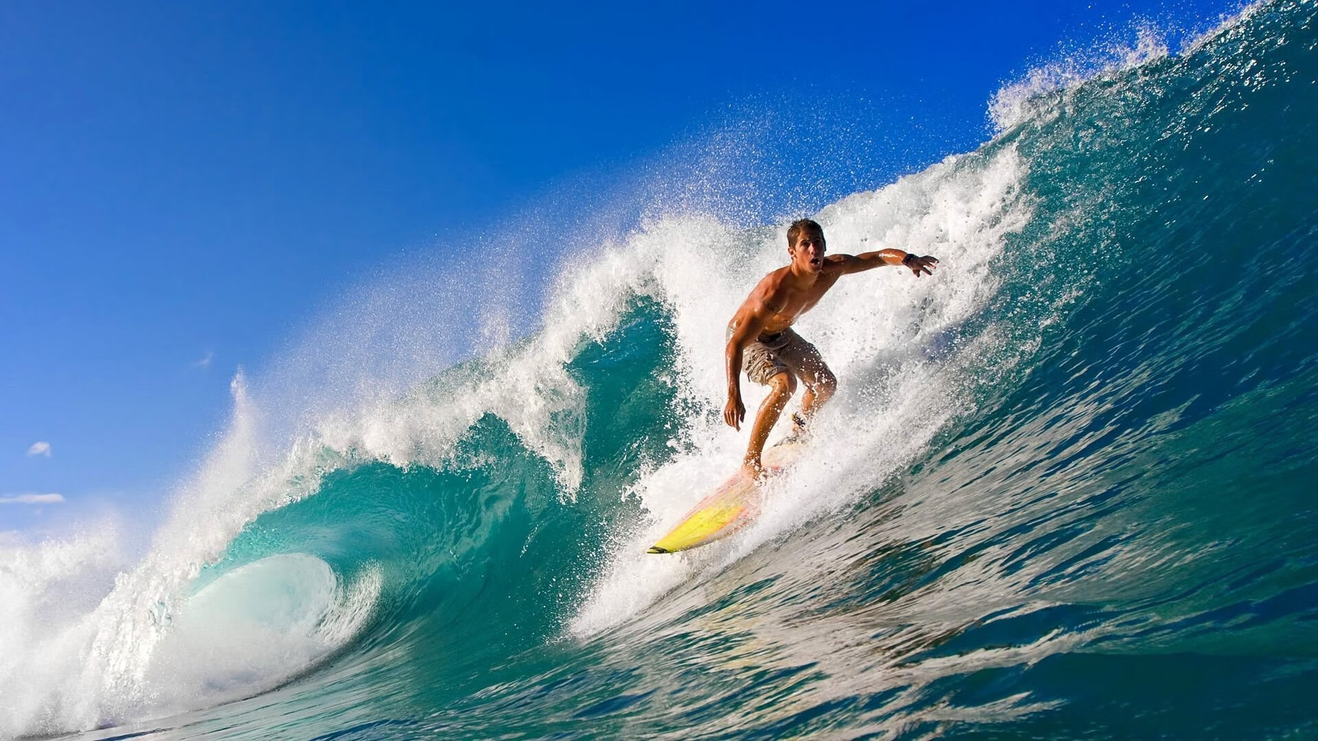 熊猫体育官方网站-火力全开！凯尔特人压制勇士，乔治在焦点之战接管比赛