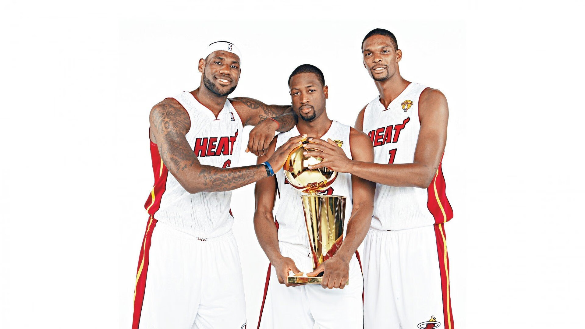 赛道与绿茵，F1年度争冠焦点战与皇马冲垮马里的双重奏